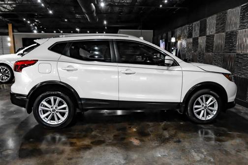 Pearl White Tricoat 2019 Nissan Rogue Sport SV