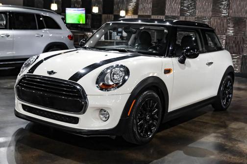 White 2017 MINI Hardtop Cooper