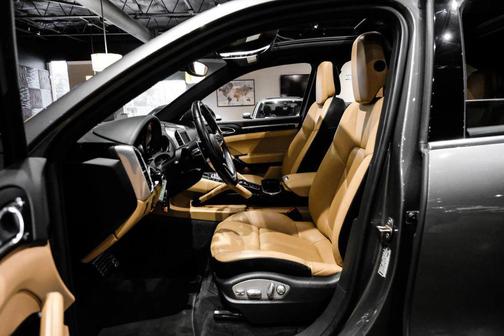 2016 Porsche Cayenne Cayenne