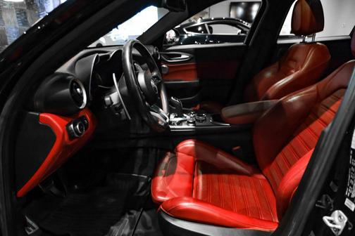 Alfa Black 2020 Alfa Romeo Giulia Ti Sport