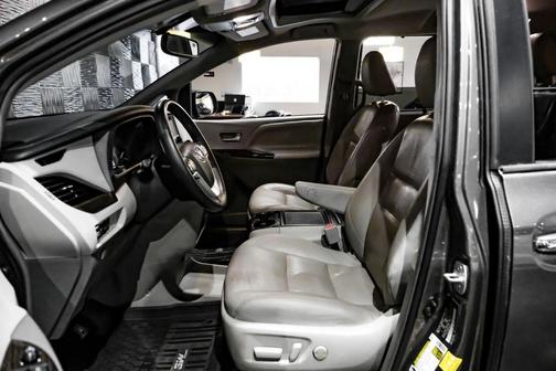 2017 Toyota Sienna XLE
