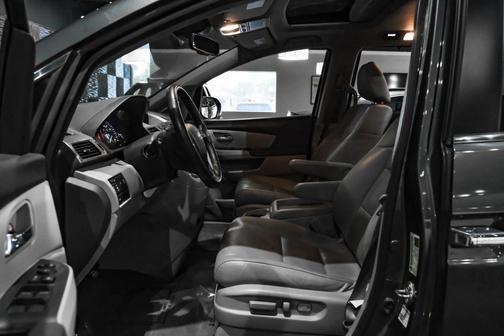 Modern Steel Metallic 2017 Honda Odyssey EX-L