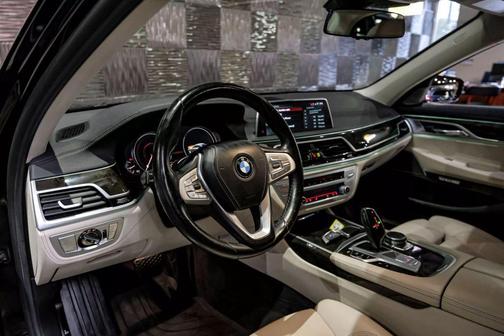 2018 BMW 750 i xDrive