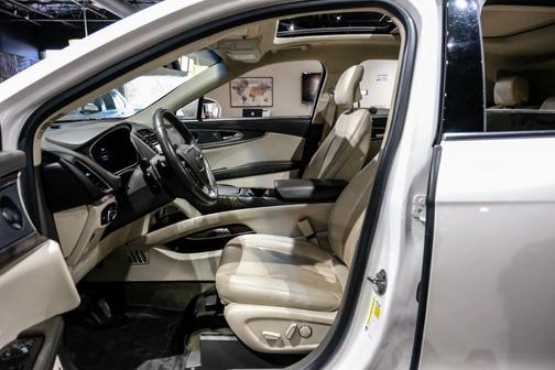 White 2019 Lincoln Nautilus Reserve