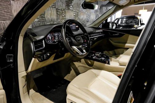 Black 2018 Audi Q7 3.0T Prestige