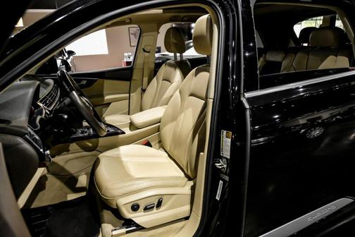 Black 2018 Audi Q7 3.0T Prestige
