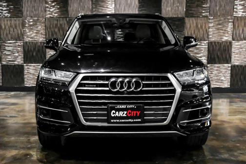 Black 2018 Audi Q7 3.0T Prestige