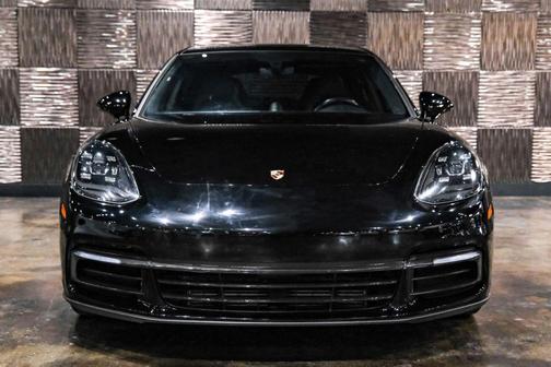 2018 Porsche Panamera 4