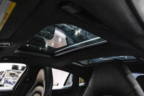 2018 Porsche Panamera 4