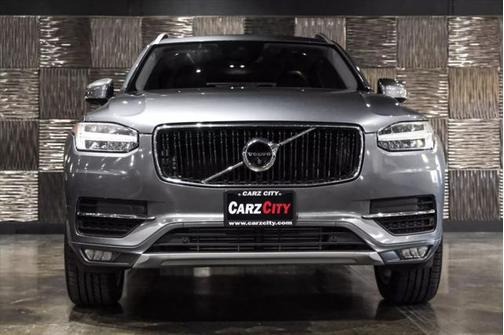 2017 Volvo XC90 T6 Momentum