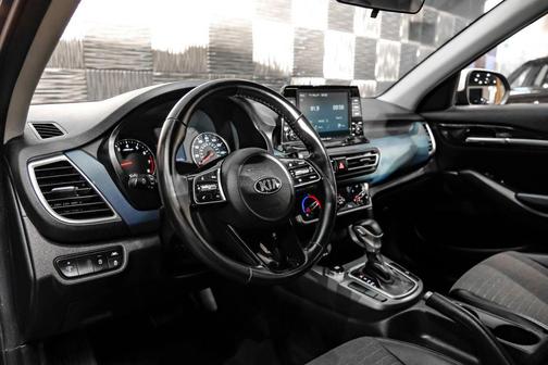 Dark Ocean Blue/White Roof 2021 Kia Seltos S
