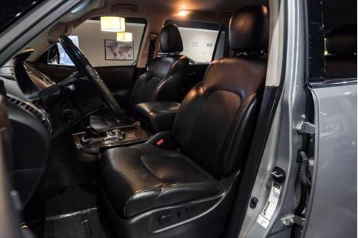 2017 INFINITI QX80 Signature Edition
