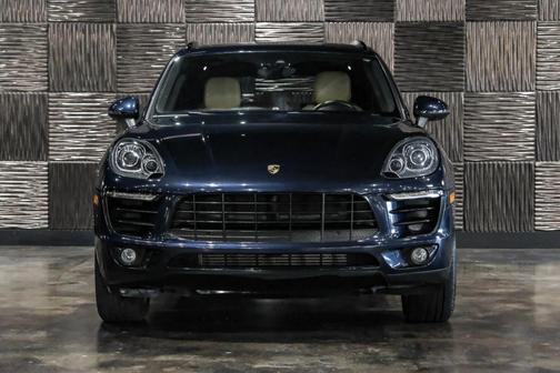 Night Blue Metallic 2018 Porsche Macan Macan Sport Edition
