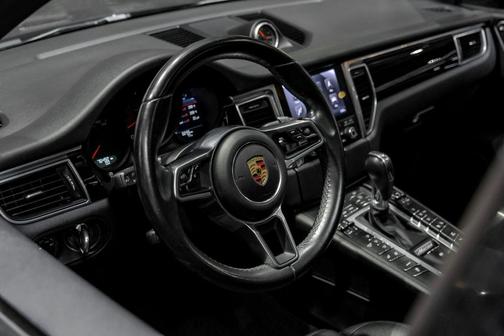 2017 Porsche Macan Macan Sport Edition