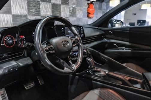 2022 Hyundai ELANTRA SE