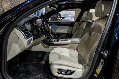 Black 2019 BMW 740 xDrive