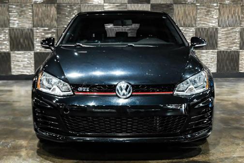Deep Black Pearl 2017 Volkswagen Golf GTI 2.0T S 4-Door