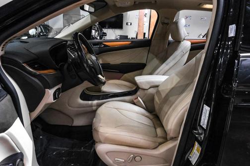 2015 Lincoln MKC Base