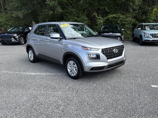 2024 Hyundai VENUE SE