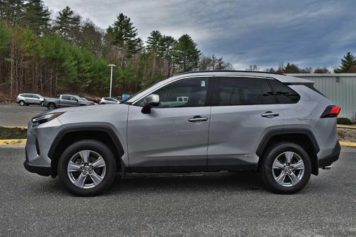 2022 Toyota RAV4 Hybrid XLE