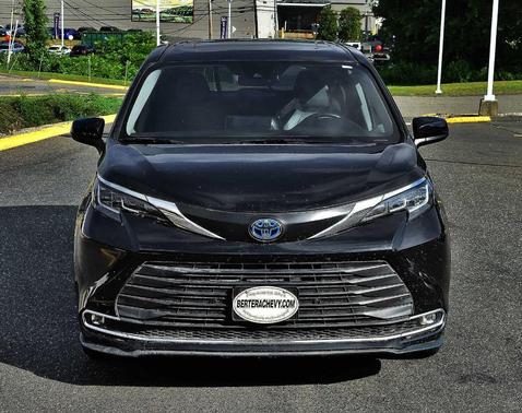 2022 Toyota Sienna XLE