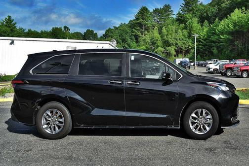2022 Toyota Sienna XLE