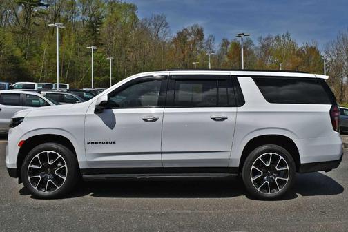 2023 Chevrolet Suburban RST