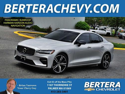 2022 Volvo S60 B5 R-Design