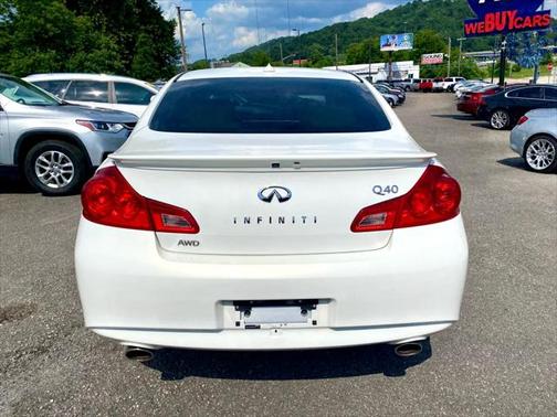 2015 INFINITI Q40 Base