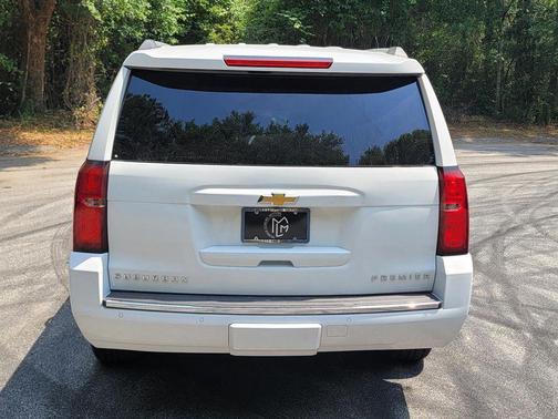White 2020 Chevrolet Suburban Premier