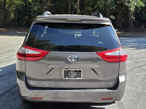 2015 Toyota Sienna LE