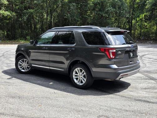 Grey 2017 Ford Explorer XLT