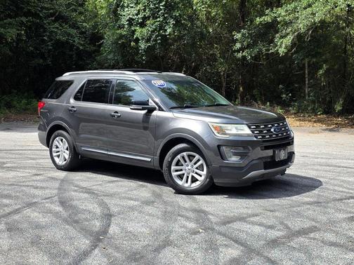 Grey 2017 Ford Explorer XLT