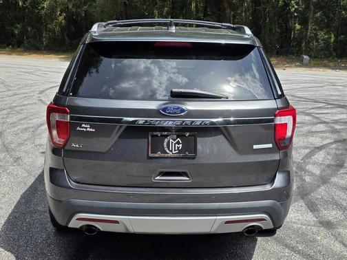 Grey 2017 Ford Explorer XLT