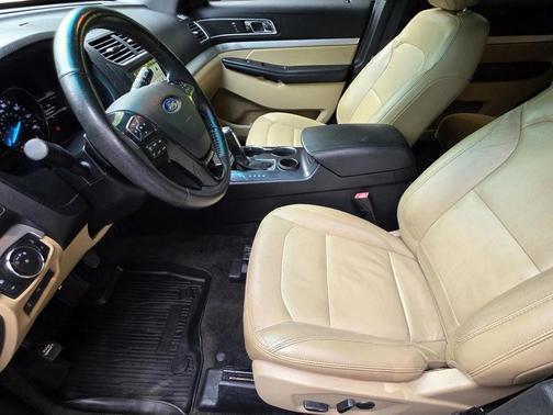 Grey 2017 Ford Explorer XLT