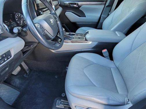 2020 Toyota Highlander Platinum