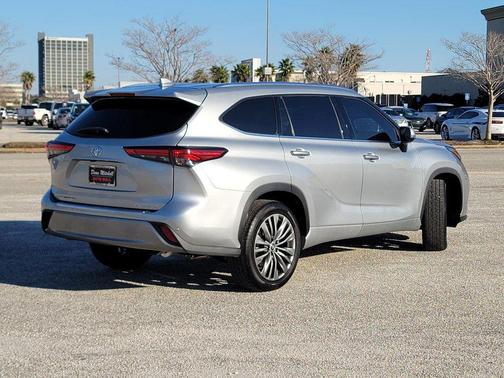 2020 Toyota Highlander Platinum