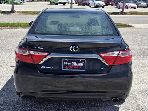 Black 2017 Toyota Camry SE