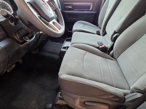 2024 RAM 1500 Classic Warlock Crew Cab 4x4 5'7' Box