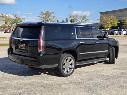 2018 Cadillac Escalade ESV Luxury
