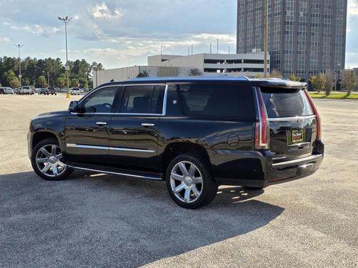 2018 Cadillac Escalade ESV Luxury