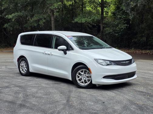 White 2022 Chrysler Voyager LX