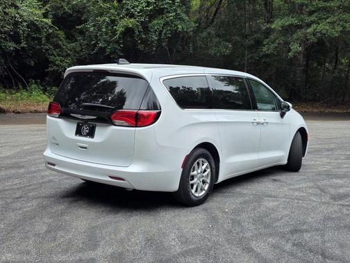 White 2022 Chrysler Voyager LX