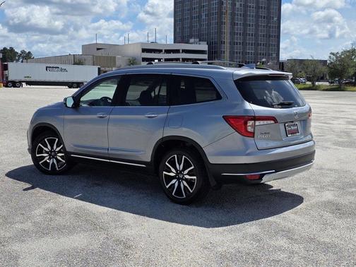 Silver 2019 Honda Pilot Touring 8-Passenger