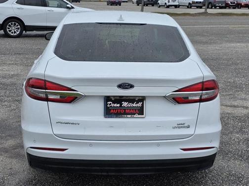 White 2019 Ford Fusion Hybrid SE