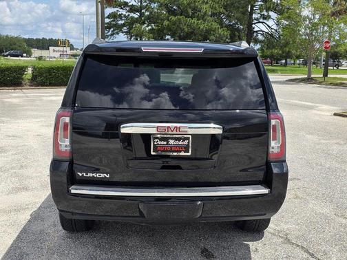 Black 2017 GMC Yukon Denali