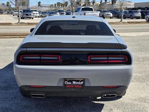 2022 Dodge Challenger SXT