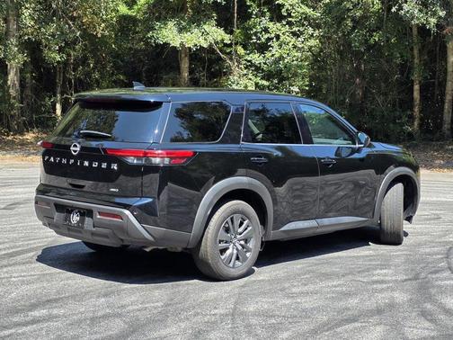 2023 Nissan Pathfinder S 4WD