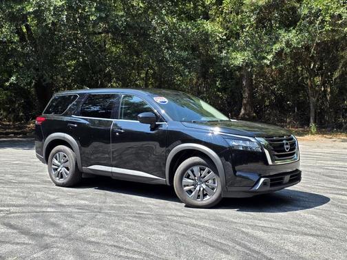 2023 Nissan Pathfinder S 4WD