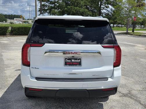 White 2022 GMC Yukon XL SLT